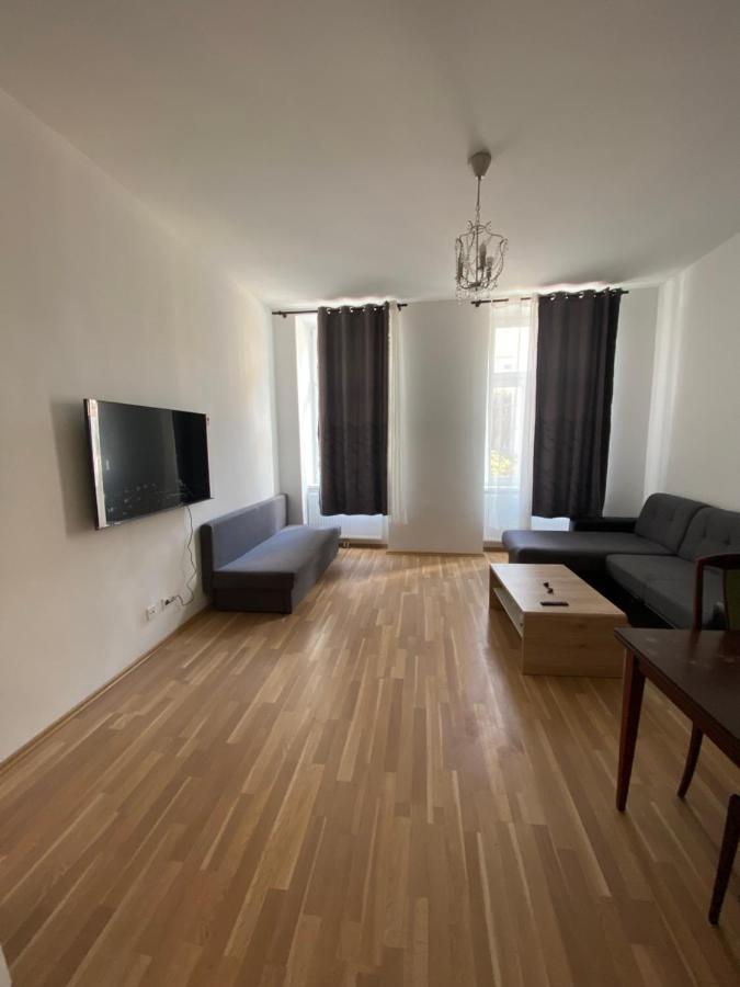 Niceapartmenthollergasse 8 Vienna Luaran gambar